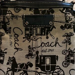 Coach Crossbody Carriage Black Tan